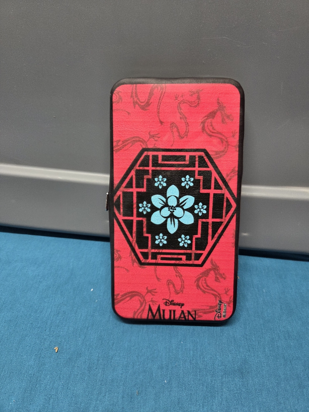 Women's Hinge Wallet Mulan Theme 7"x4"